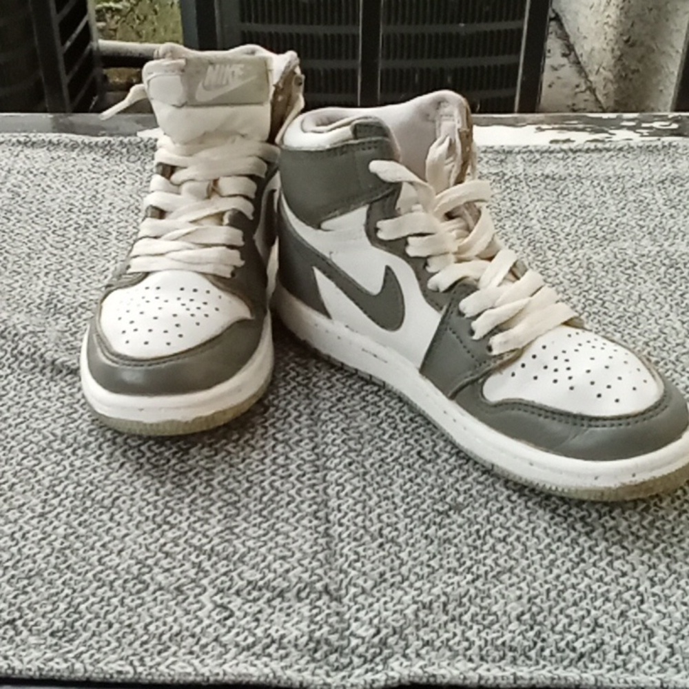 Kid's Jordan Retro 1's